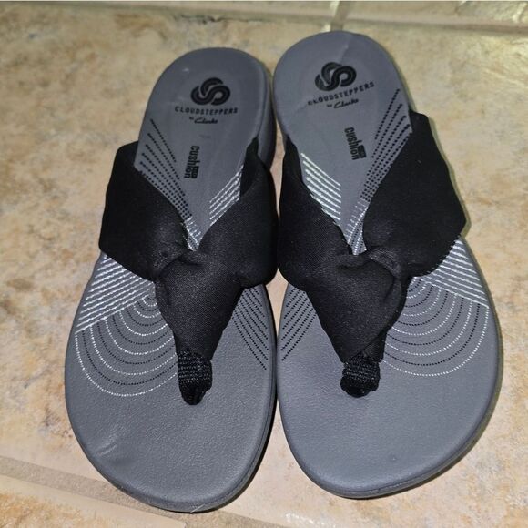 Clarks Cloudsteppers Collection Black Flip Flops Womens Size 5M - Picture 2 of 6